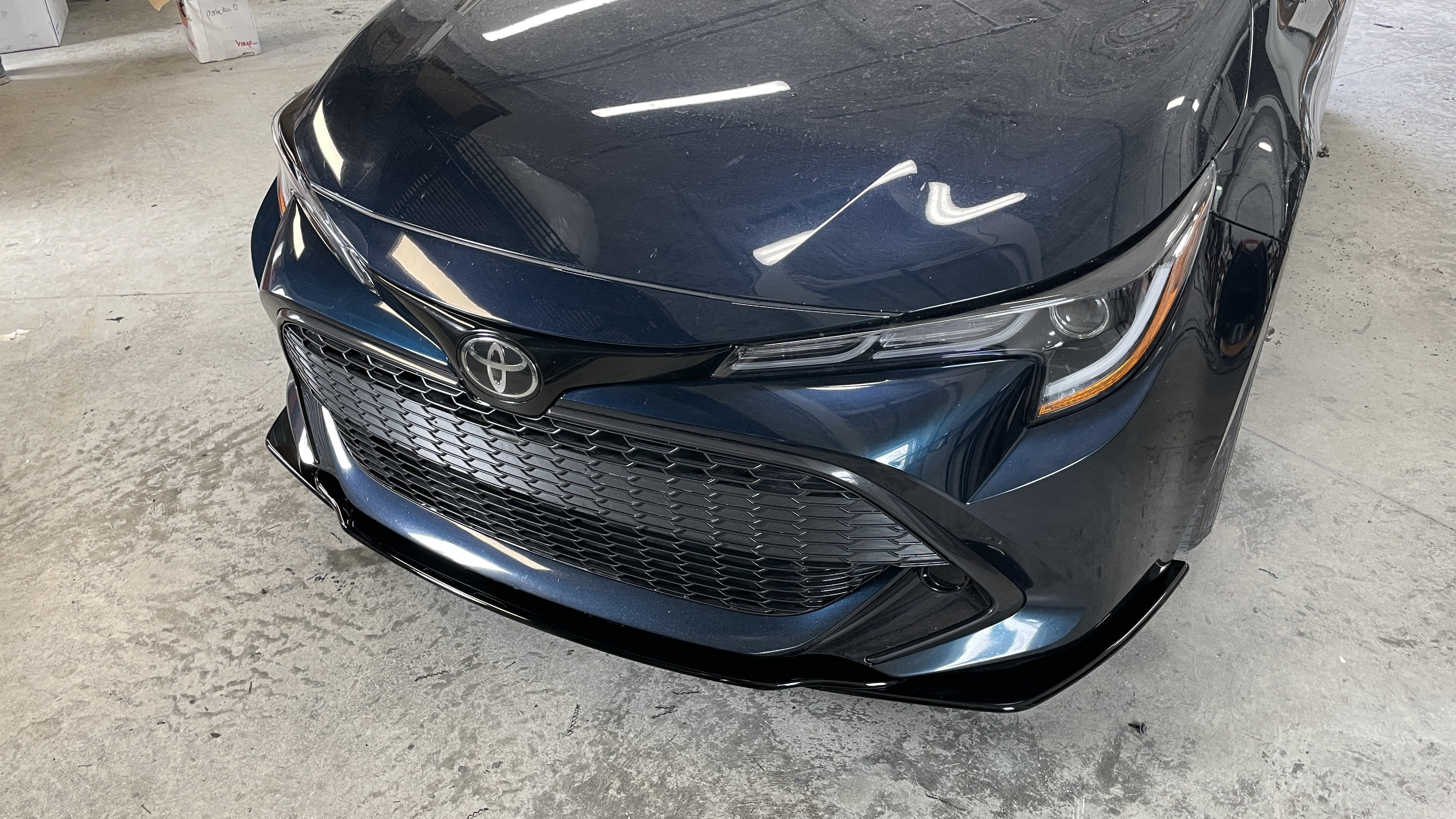 Front Splitter (3 Pcs) - Toyota Corolla SE / XSE Hatchback 19-21 - Artwork Bodyshop